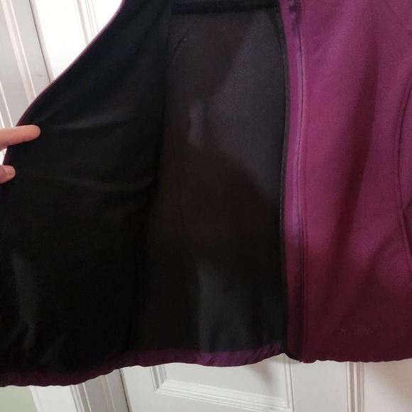 Marmot Gravity Jacket
Windbreaker
Lightweight Coat
Dark Purple Medium - Picture 12 of 14